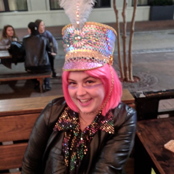 Meet your Posher, Frances - Picture 2 of 2